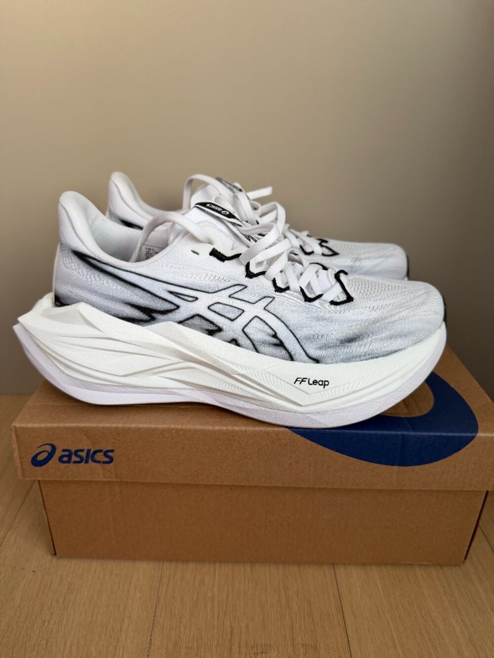Superblast 3 White/Black, Women's 7